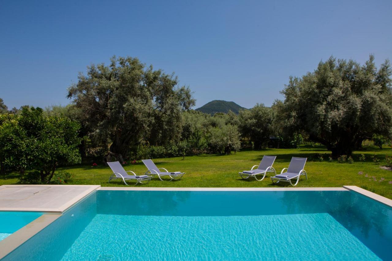 Averto Villas With Private Pool Нидри Экстерьер фото