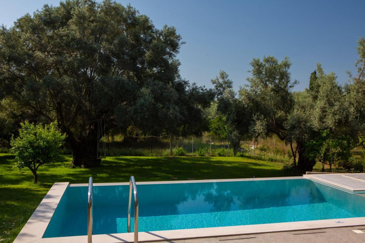 Averto Villas With Private Pool Нидри Экстерьер фото