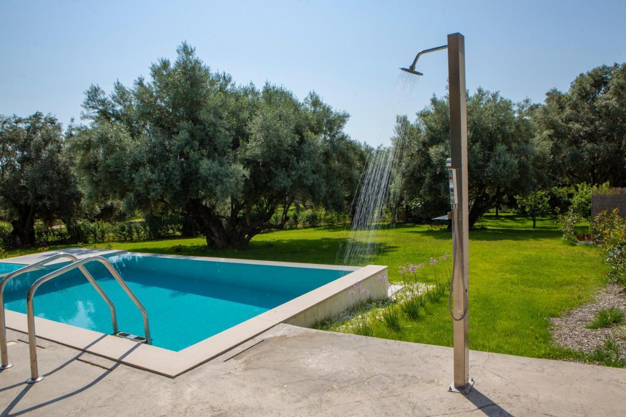 Averto Villas With Private Pool Нидри Экстерьер фото