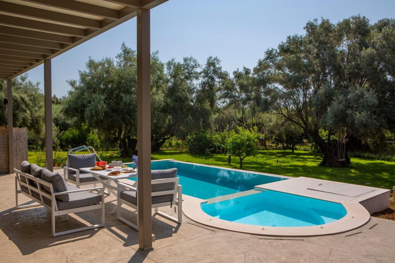 Averto Villas With Private Pool Нидри Экстерьер фото
